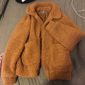 emma chamberlain puffy jacket!!